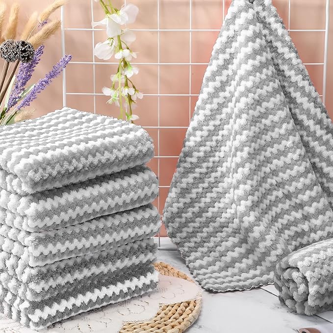 Moukeren 20Pcs Guinea Pig Fleece Bedding Blankets Bulk Washable Small Animal Fleece Cage Liners Pet Wash Cloth Sleeping Mat Cover for Hamster Chinchilla Rabbit Hedgehog(Light Gray, 14 x 30 Inch)