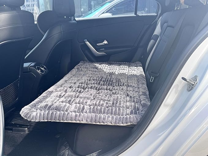 Backseat Pet Bed Mat,Anti Slip Pet Travel Dog Bed，Plaid Dog Bed for Car Back Seat, Custom Fit for Backseat Extenders and Seat Covers (Grey, 1)