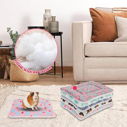 YUEPET 5 Pack Warm Guinea Pig Bed Pads Soft Guinea Pig Sleeping Mats Washable Small Animal Bedding Cage Liners for Indoor Bunny Hamster Squirrel Hedgehog Chinchilla Ferret Heart Pattern（12.5''*10.8''）