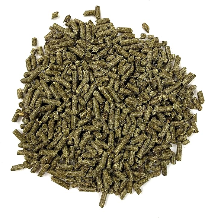 Oxbow Essentials Guinea Pig Food, Adult Guinea Pig, Made with Oxbow Timothy Hay, Pet Food Pellets with Vitamin C, Small Animal Pet Products, Made in USA, High Fiber, 5 lb. bag