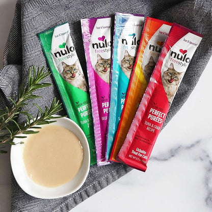 Nulo Freestyle Grain-Free Perfect Purees Premium Wet Cat Treats, Squeezable Meal Topper for Felines, High Moisture Content to Support Cat Hydration, 48 x 0.5 Oz, Chicken
